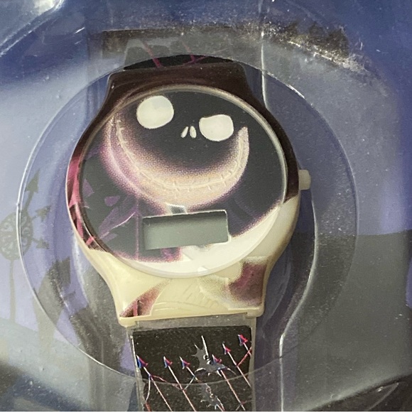 Vintage nightmare before Christmas, glow in the dark, LCD watch. Brand new! - Picture 3 of 4
